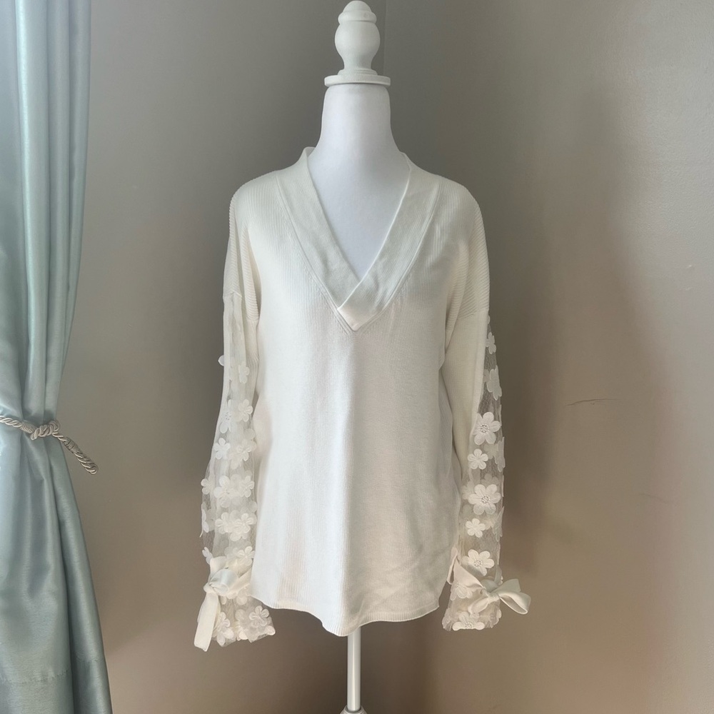 V-Neck Women’s Sweater with Lace Sleeves, Size Small